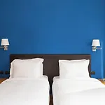 Sky Blue Place 4*
